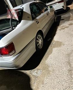 تۆیۆتا کراون